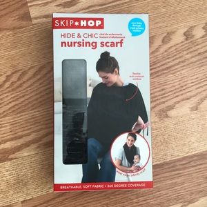 Skip hop hide and chic nursing scarf